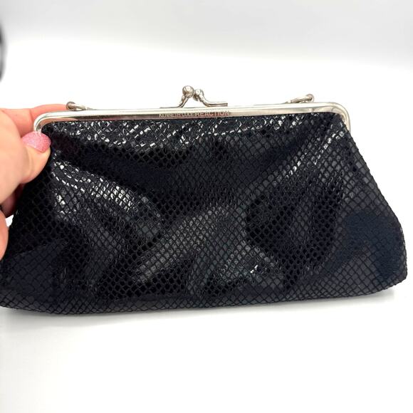 Y2K Kenneth Cole Reaction Black Textured Clutch w/ removable Silver Chain Strap - Picture 9 of 10